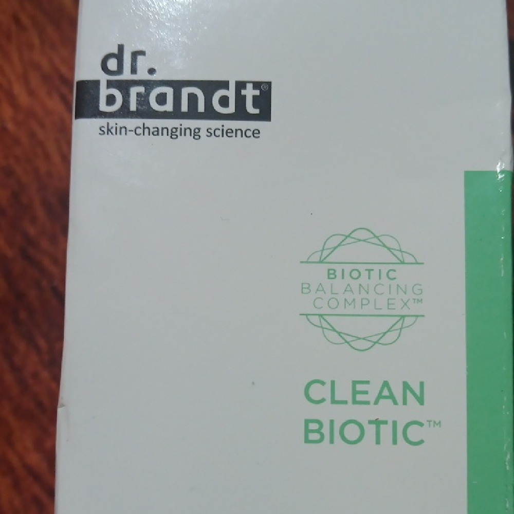 Dr. Brandt White and Green Cleanser & Exfoliant
